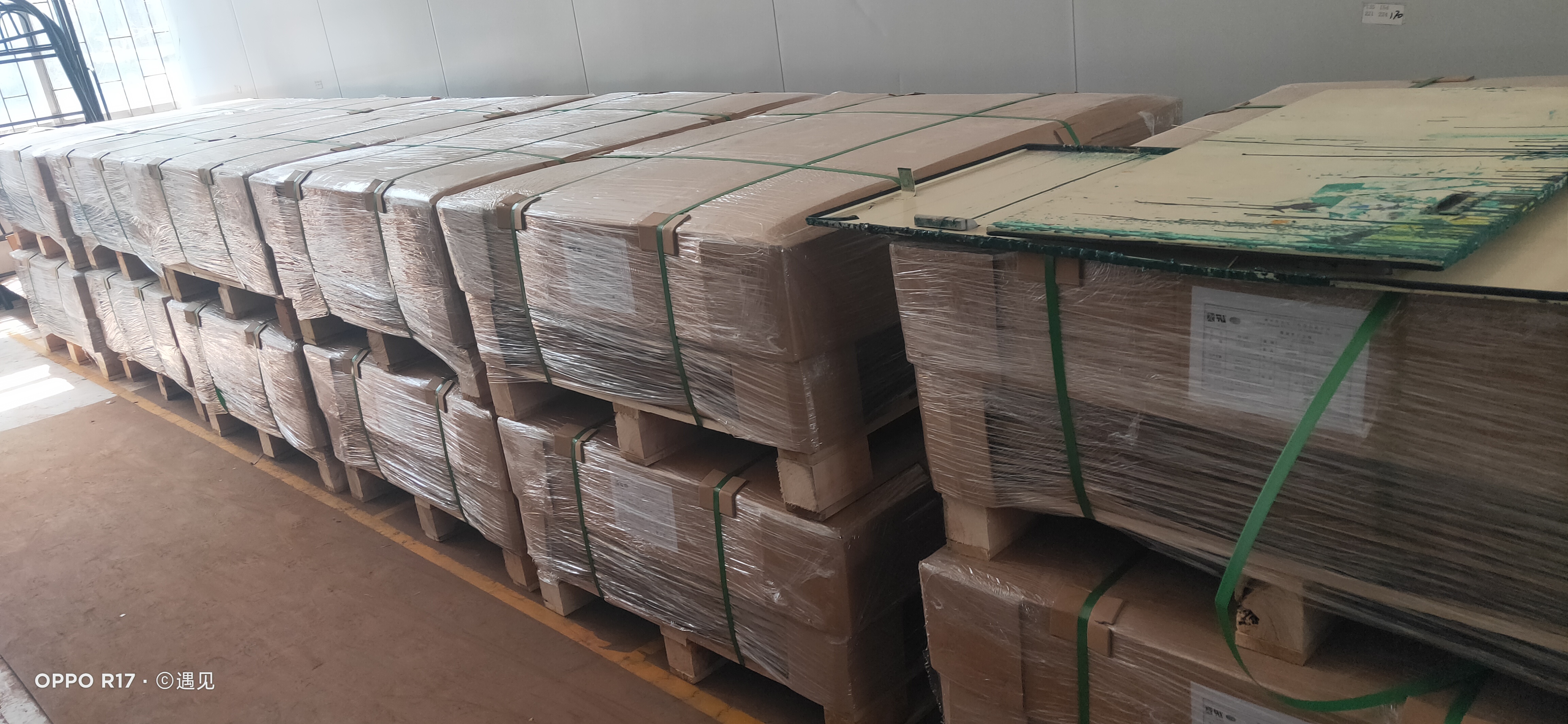 板材仓库一角（一）